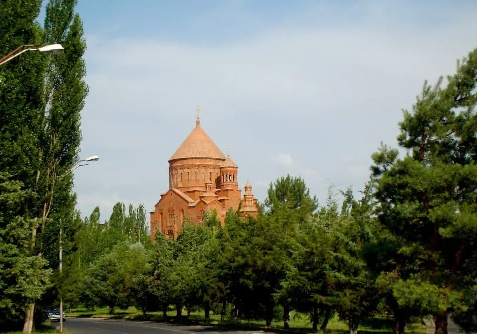 Ամենայն Հայոց Կաթողիկոսի ձեռամբ օծվեց Աբովյանի Սբ. Հովհաննես Մկրտիչ եկեղեցին (նկարներ, տեսանյութ) 3 253179_467141159984904_1381111554_n