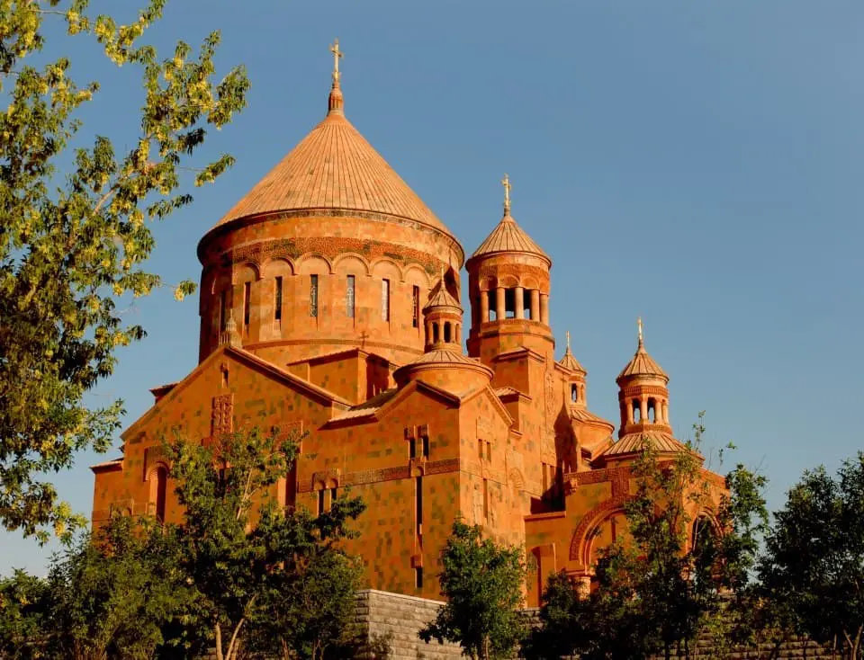 Ամենայն Հայոց Կաթողիկոսի ձեռամբ օծվեց Աբովյանի Սբ. Հովհաննես Մկրտիչ եկեղեցին (նկարներ, տեսանյութ) 6 578384_467141046651582_1616257375_n