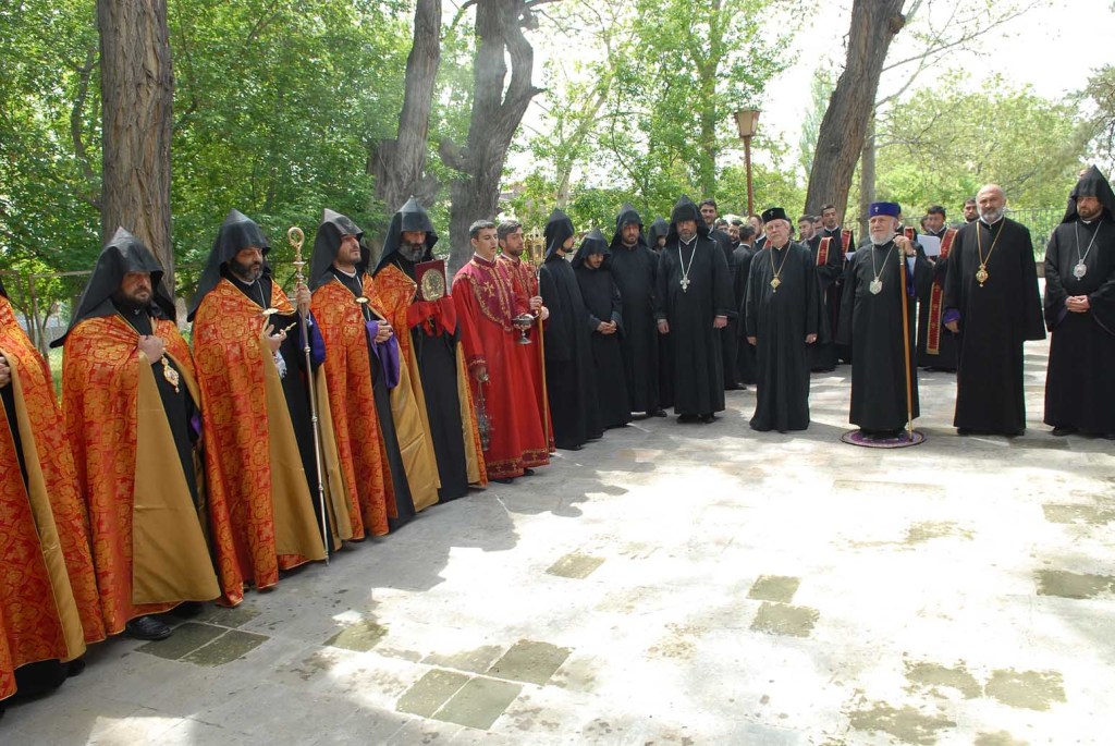 Մայր Աթոռում տեղի ունեցավ Գևորգ Զ Կաթողիկոսի անվան միջեկեղեցական կենտրոնի բացումը (նկարներ) 15 28-3