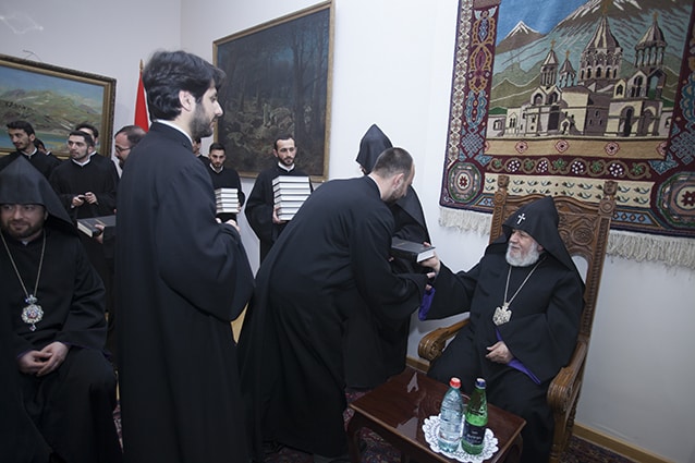 Մայր Աթոռ Սուրբ Էջմիածնում կատարվեց սարկավագական ձեռնադրություն (նկարներ) 15 26-4