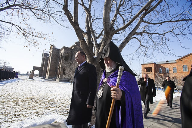 Բանակի օրվա առիթով Մայր Աթոռ Սուրբ Էջմիածնում մատուցվեց Ս. Պատարագ և տեղի ունեցավ պարգևաբաշխություն (նկարներ) 12 27-1