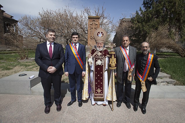 Սուրբ Հարության տոնը Մայր Աթոռում (նկարներ) 23 27-12