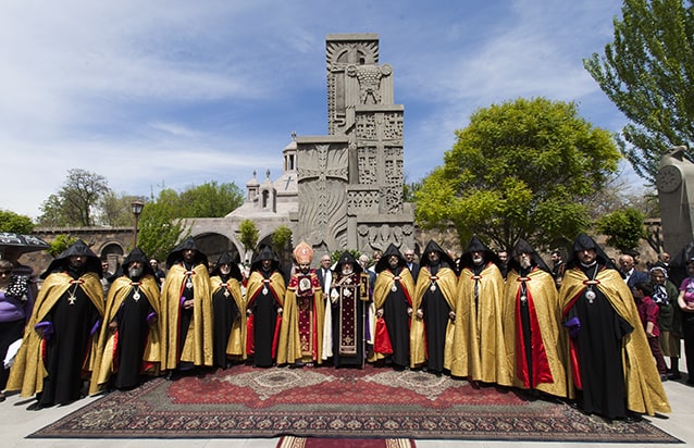 Հայոց Ցեղասպանության ս. նահատակների ոգեկոչման արարողությունները Ծիծեռնակաբերդի հուշահամալիրում և Մայր Աթոռ Ս. Էջմիածնում (նկարներ) 22 24-Memorial day 11