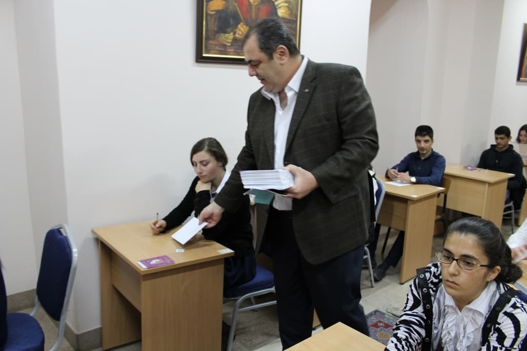 Մայր Աթոռ Սուրբ Էջմիածնում տեղի ունեցավ «Հայոց Եկեղեցու պատմություն» առարկայի օլիմպիադայի հանրապետական փուլը 13 2-Olimpiada 2