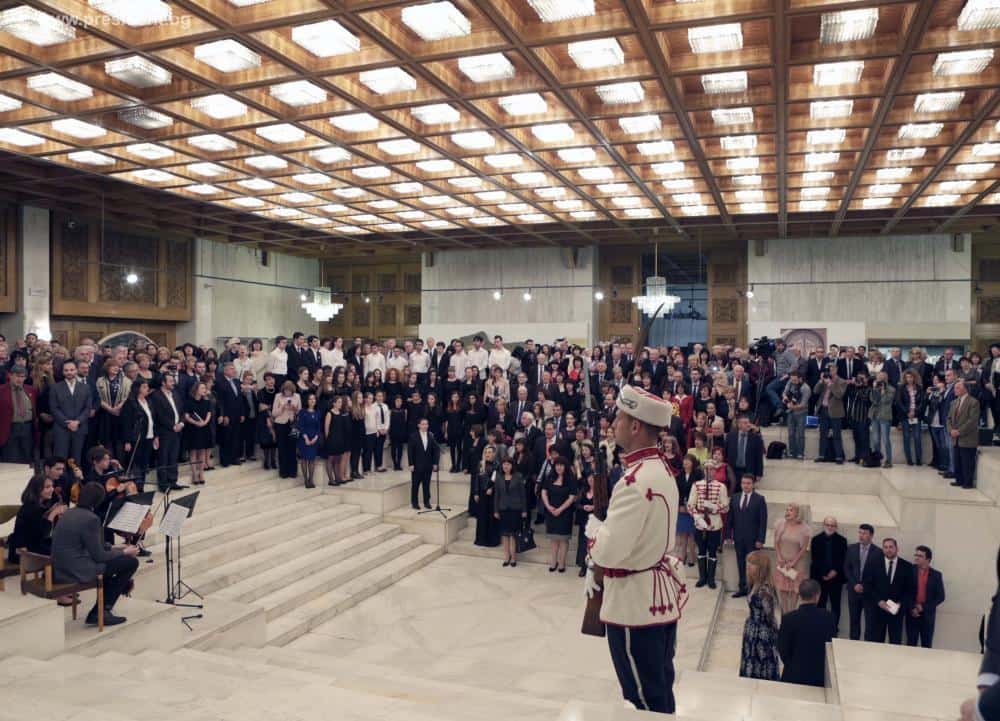 Բուլղարիայի հայոց թեմի առաջնորդը սլավոնական այբուբենի տոնի առիթով նախագահի նստավայրում մասնակցել է ավանդական ընդունելությանը 13 Bulxaria 2