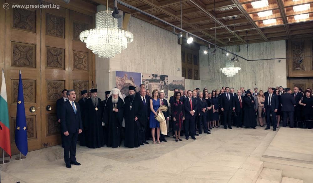 Բուլղարիայի հայոց թեմի առաջնորդը սլավոնական այբուբենի տոնի առիթով նախագահի նստավայրում մասնակցել է ավանդական ընդունելությանը 14 Bulxaria 3