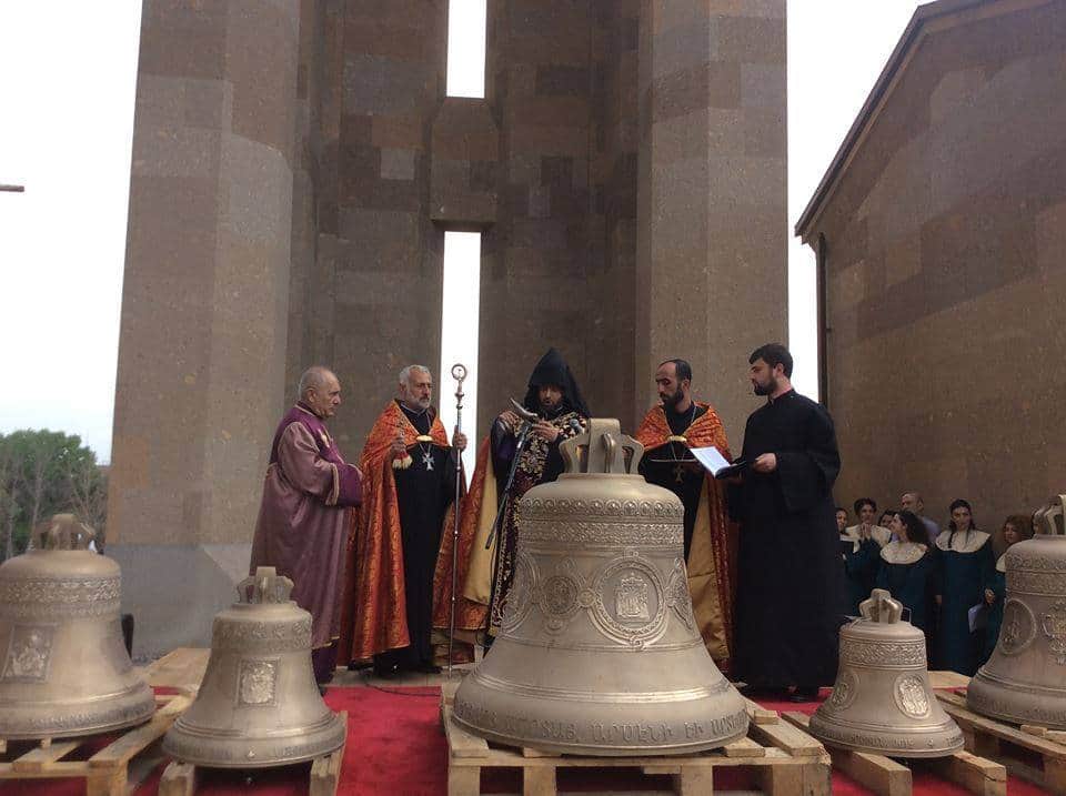 Արաբկիր համայնքում տեղի ունեցավ նորակառույց եկեղեցու 5 զանգերի օծման կարգ (նկարներ) 23 Ekexecu zanger