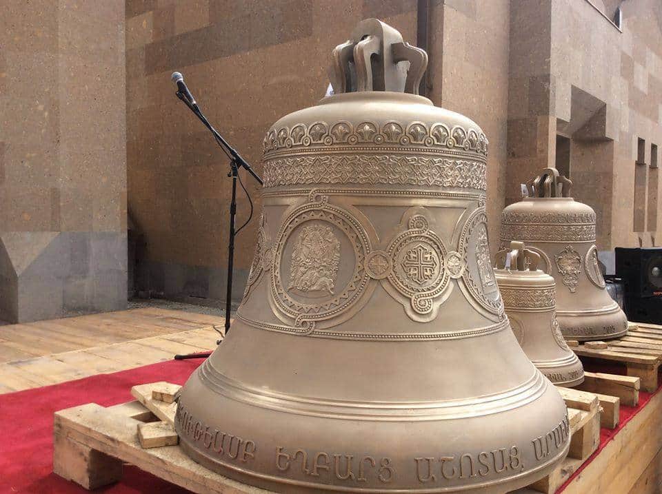Արաբկիր համայնքում տեղի ունեցավ նորակառույց եկեղեցու 5 զանգերի օծման կարգ (նկարներ) 29 Ekexecu zanger16