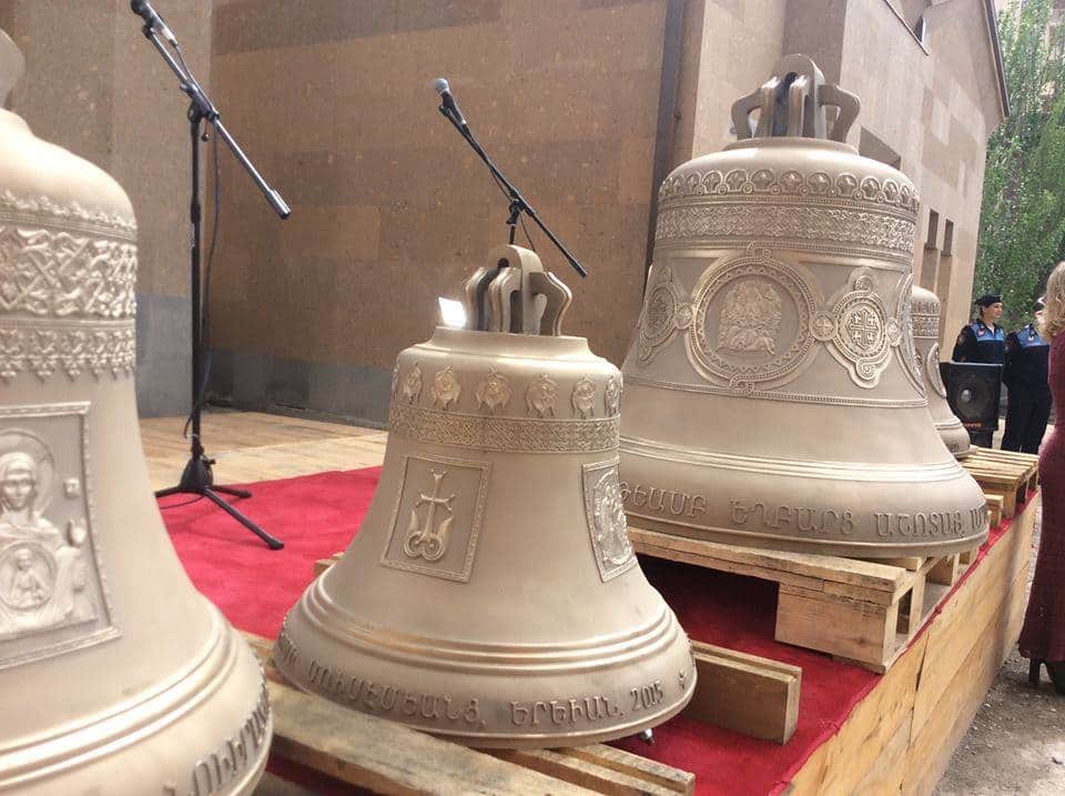 Արաբկիր համայնքում տեղի ունեցավ նորակառույց եկեղեցու 5 զանգերի օծման կարգ (նկարներ) 30 Ekexecu zanger17