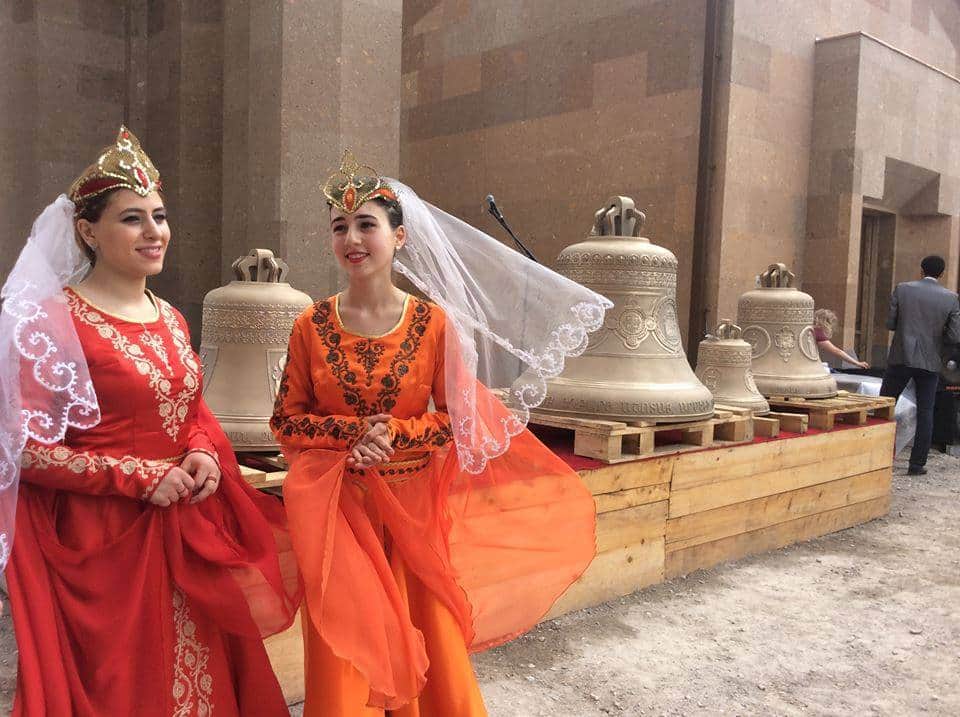Արաբկիր համայնքում տեղի ունեցավ նորակառույց եկեղեցու 5 զանգերի օծման կարգ (նկարներ) 45 Ekexecu zanger33