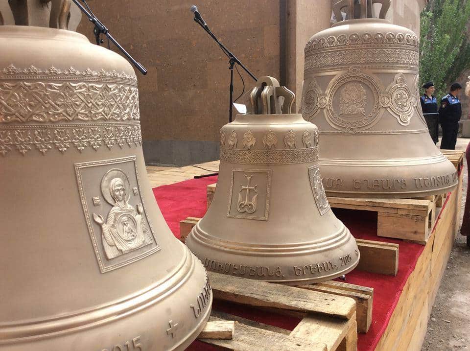Արաբկիր համայնքում տեղի ունեցավ նորակառույց եկեղեցու 5 զանգերի օծման կարգ (նկարներ) 48 Ekexecu zanger37