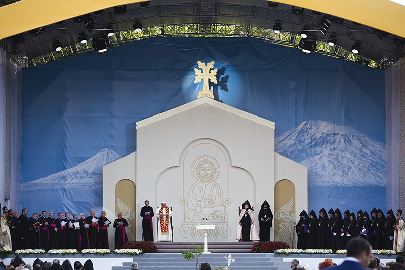 Էկումենիկ արարողություն և խաղաղության աղոթք Հանրապետության հրապարակում (նկարներ) 21 25-3-10