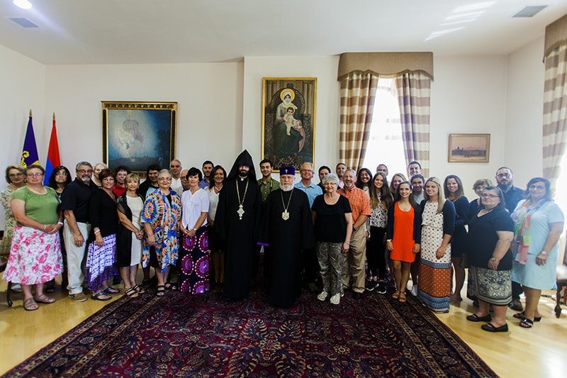 Ամենայն Հայոց Կաթողիկոսն ընդունեց ԱՄՆ Վուսթըր քաղաքից ժամանած ուխտավորների 14 11-2-3