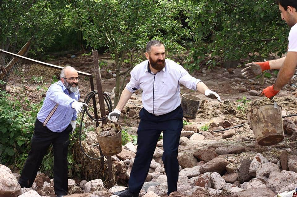 Հոգևորականներն իրենց օգնությունը ցուցաբերեցին ջրհեղեղից տուժած ընտանիքներին 12 Artiki tem