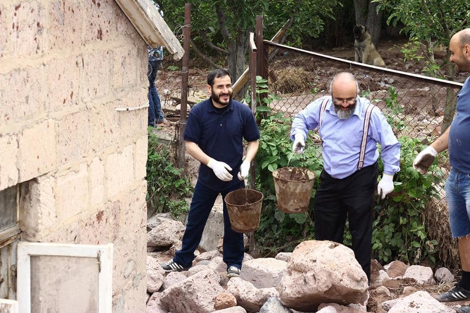 Հոգևորականներն իրենց օգնությունը ցուցաբերեցին ջրհեղեղից տուժած ընտանիքներին 17 Artiki tem5