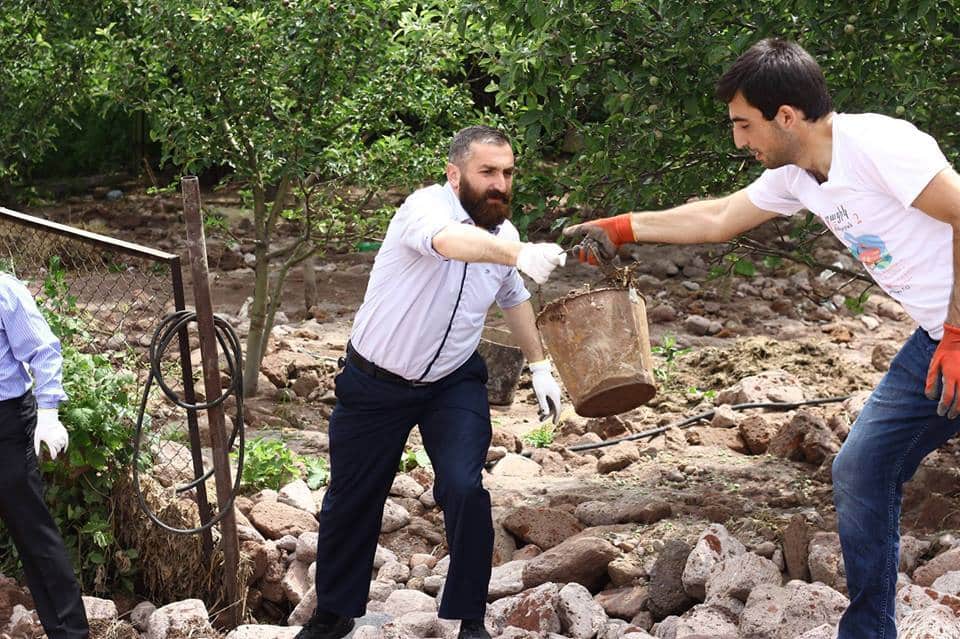 Հոգևորականներն իրենց օգնությունը ցուցաբերեցին ջրհեղեղից տուժած ընտանիքներին 18 Artiki tem6