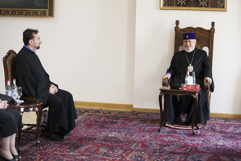 Ամենայն Հայոց Կաթողիկոսն ընդունեց ԱՄՆ Հայոց Արևելյան թեմի ուխտավորների (նկարներ) 12 8-Pilgrims  1