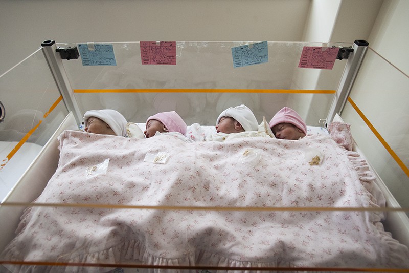 Ամենայն Հայոց Կաթողիկոսն այցելեց ծննդատներ (նկարաներ) 19 23-2-8