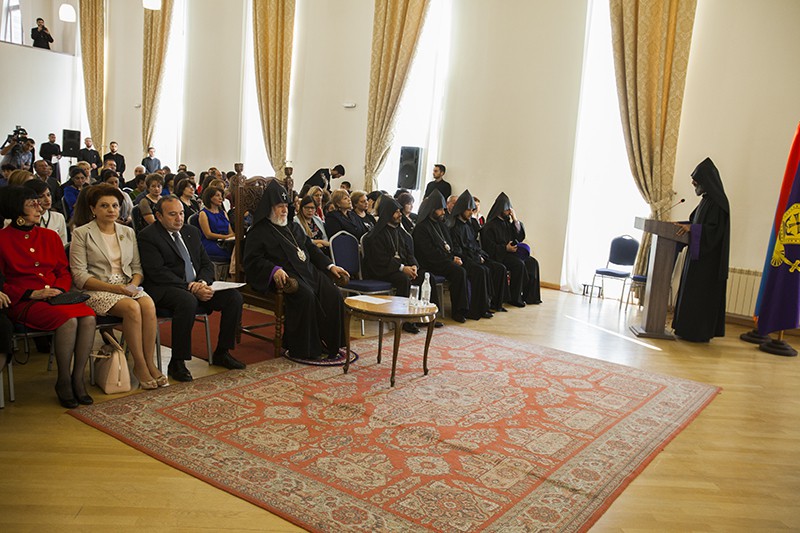 Մայր Աթոռ Սուրբ Էջմիածնում տեղի ունեցավ «Լավագույն ուսուցիչ» մրցանակաբաշխությունը (նկարներ) 18 29-7