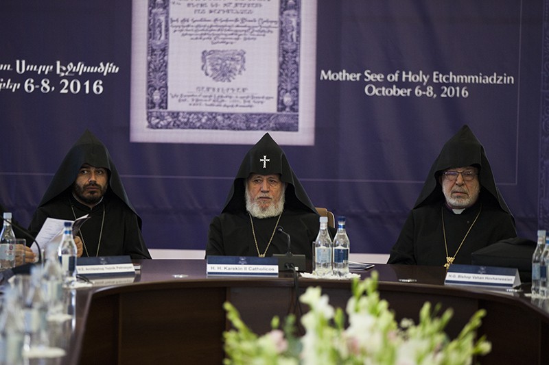 Մայր Աթոռում սկսվեց հայերեն առաջին տպագիր Աստվածաշնչի 350-ամյակին նվիրված միջազգային գիտաժողովը (նկարներ) 12 06-2-1