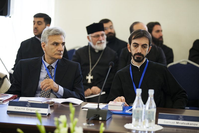 Մայր Աթոռում սկսվեց հայերեն առաջին տպագիր Աստվածաշնչի 350-ամյակին նվիրված միջազգային գիտաժողովը (նկարներ) 21 06-2-10