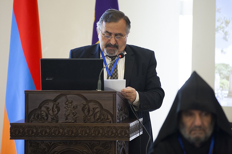 Մայր Աթոռում սկսվեց հայերեն առաջին տպագիր Աստվածաշնչի 350-ամյակին նվիրված միջազգային գիտաժողովը (նկարներ) 19 06-2-8