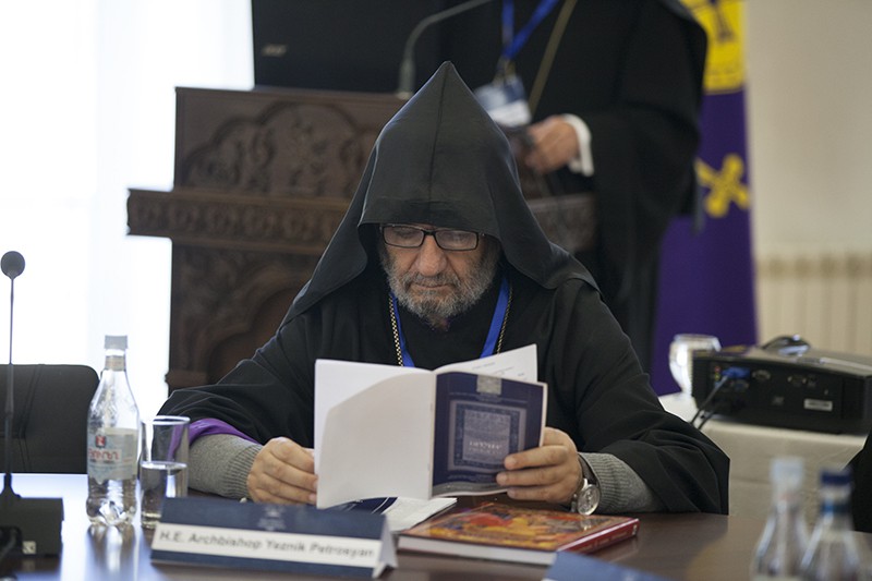 Շարունակվում է հայերեն առաջին տպագիր Աստվածաշնչի 350-ամյակին նվիրված գիտաժողովը 12 07-1-1