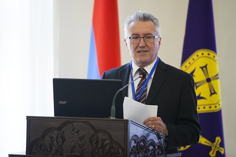 Շարունակվում է հայերեն առաջին տպագիր Աստվածաշնչի 350-ամյակին նվիրված գիտաժողովը 18 07-1-7