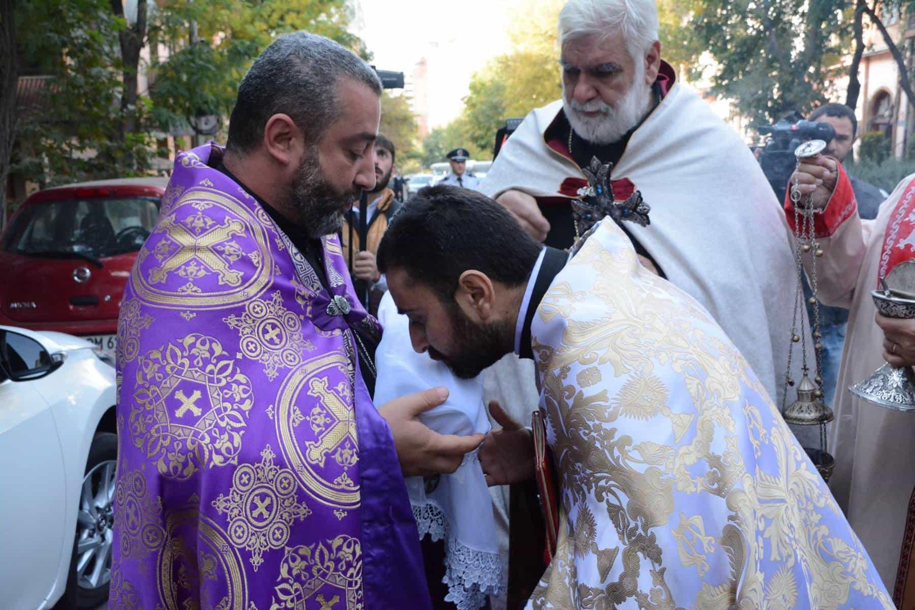 Ուխտավորները հաղորդակից դարձան Սբ. Անանիայի Աջին (նկարներ) 18 s-zoravor-1