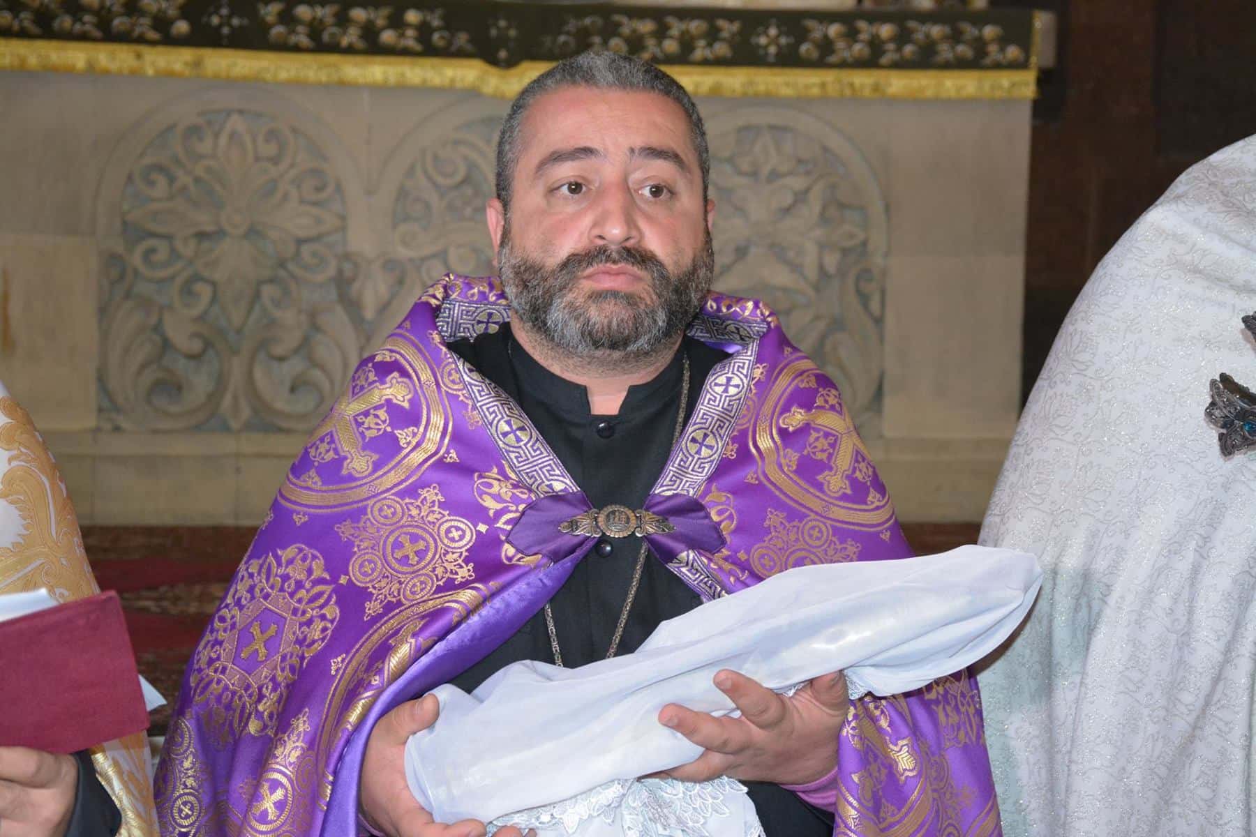 Ուխտավորները հաղորդակից դարձան Սբ. Անանիայի Աջին (նկարներ) 15 s-zoravor-16