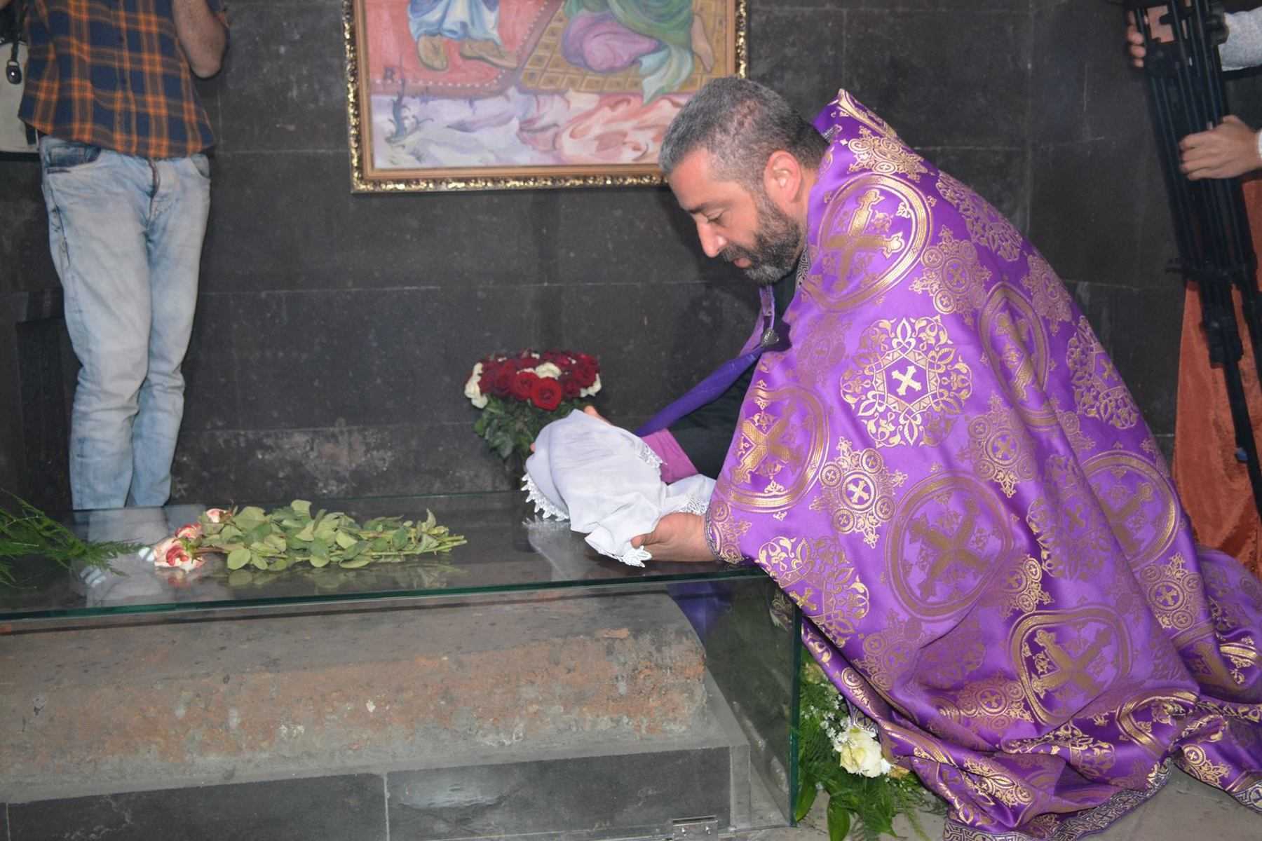 Ուխտավորները հաղորդակից դարձան Սբ. Անանիայի Աջին (նկարներ) 32 s-zoravor-19