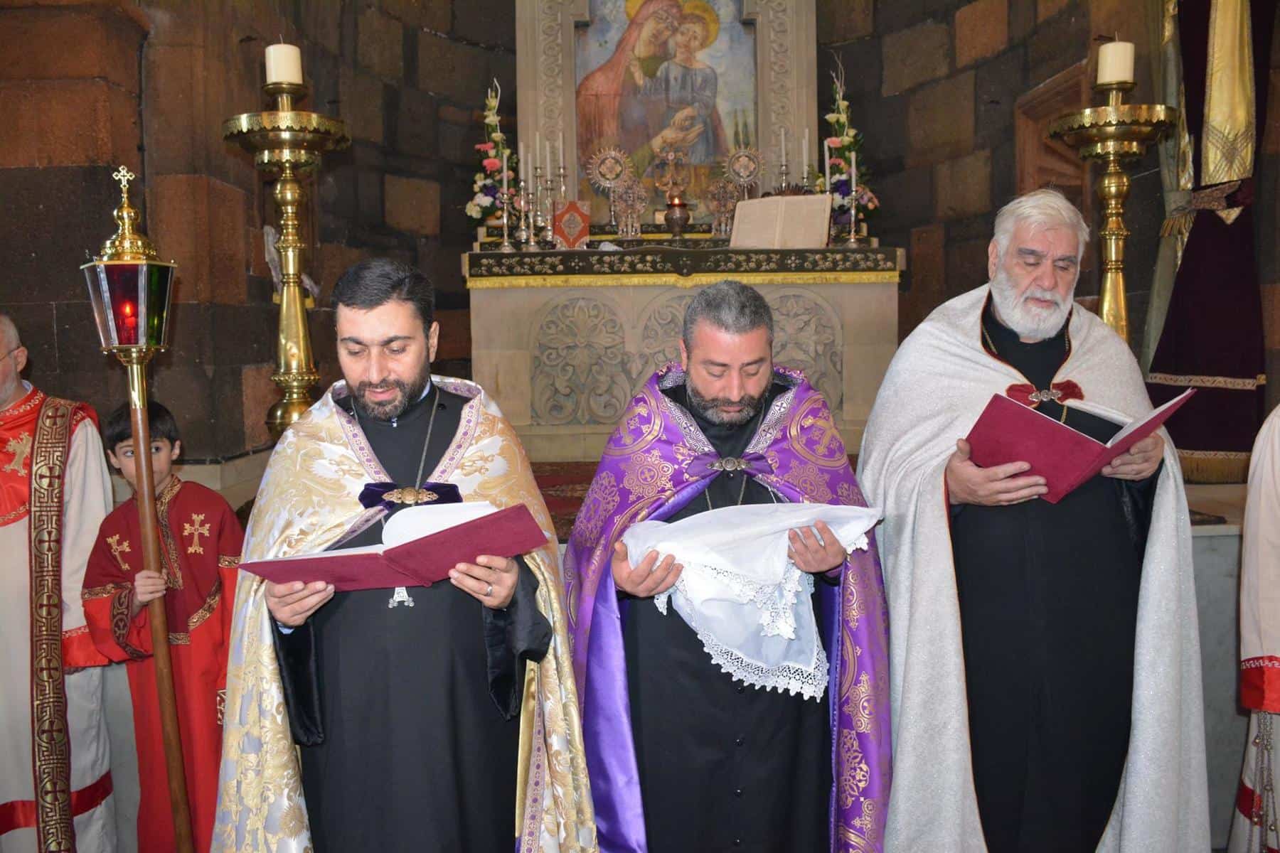Ուխտավորները հաղորդակից դարձան Սբ. Անանիայի Աջին (նկարներ) 20 s-zoravor-3