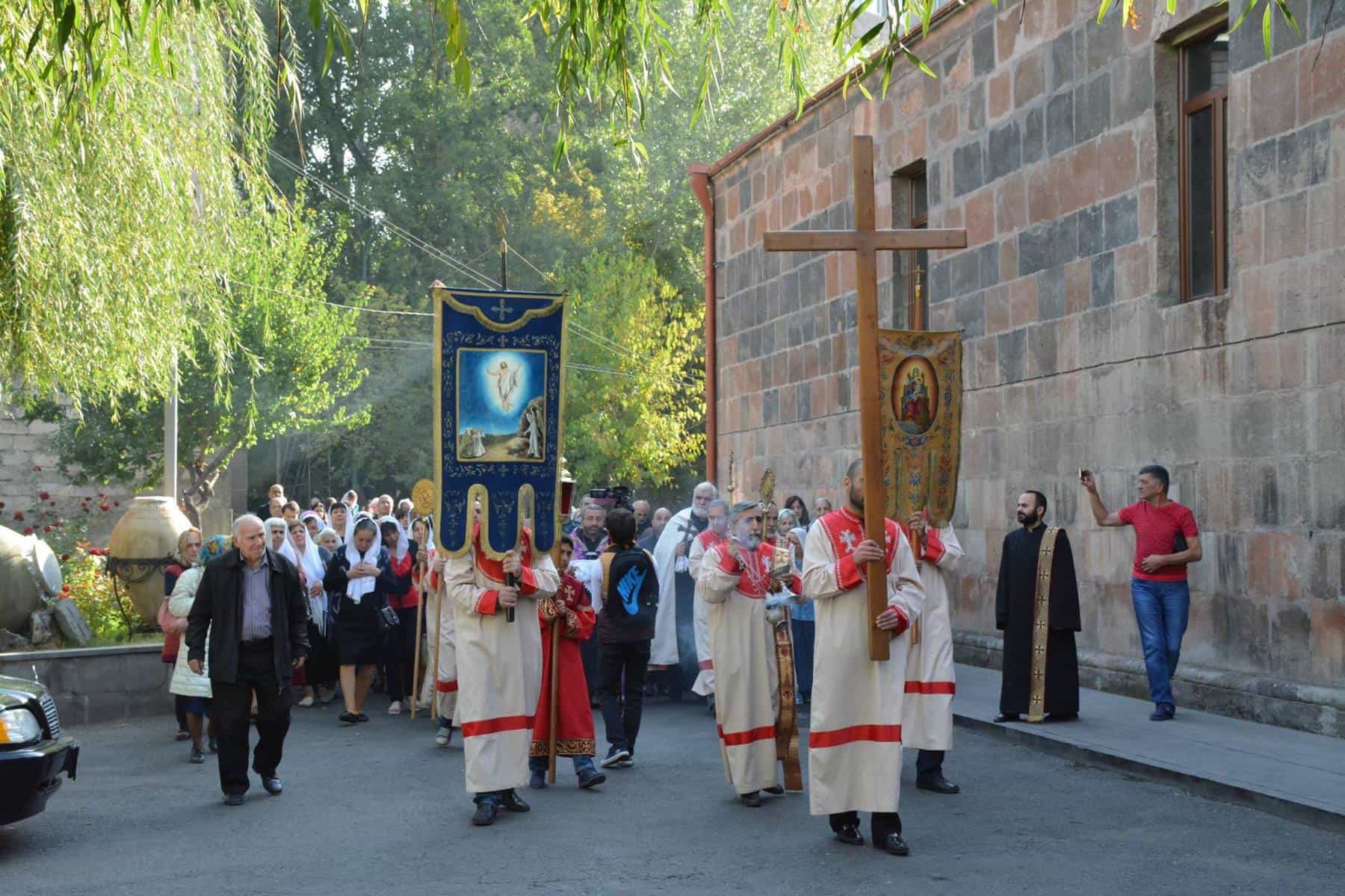 Ուխտավորները հաղորդակից դարձան Սբ. Անանիայի Աջին (նկարներ) 26 s-zoravor-9