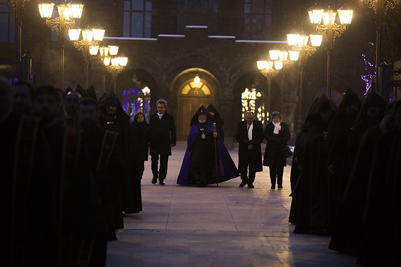 Մայր Աթոռ Ս. Էջմիածնում մատուցվեց Ճրագալույցի Ս. Պատարագ (նկարներ) 12 Jragaluyc 1