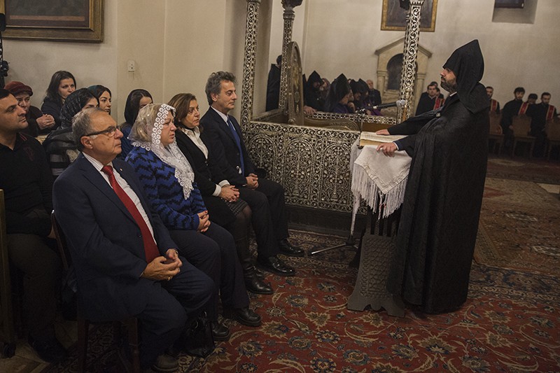 Մայր Աթոռ Ս. Էջմիածնում մատուցվեց Ճրագալույցի Ս. Պատարագ (նկարներ) 15 Jragaluyc 4