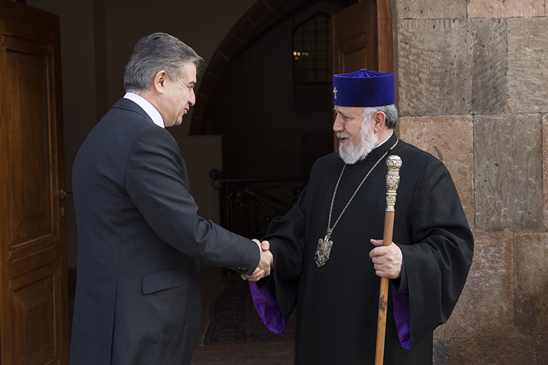 ՀՀ վարչապետն այցելեց Մայր Աթոռ Ս. Էջմիածին (նկարներ) 12 08 1
