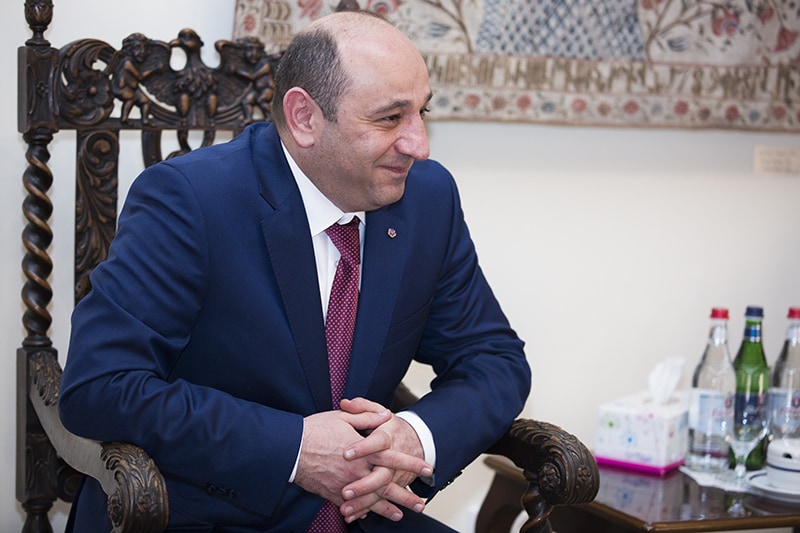 Ամենայն Հայոց Կաթողիկոսն ընդունեց Լիբանանի պլանավորման հարցերով նախարարին 13 02 1