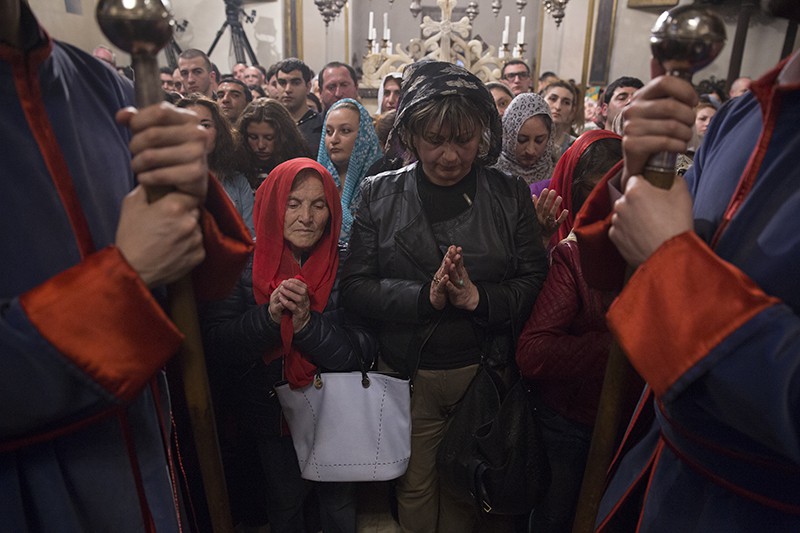 Մայր Տաճարում մատուցվեց Ս. Հարության Ճրագալույցի Պատարագը 23 15 12