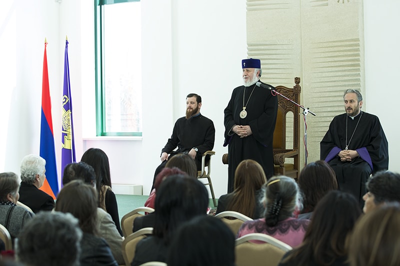 Ամենայն Հայոց Կաթողիկոսը շնորհավորեց Մայր Աթոռի աշխատակցուհիներին Ավետման տոնի առիթով 14 7 2 3