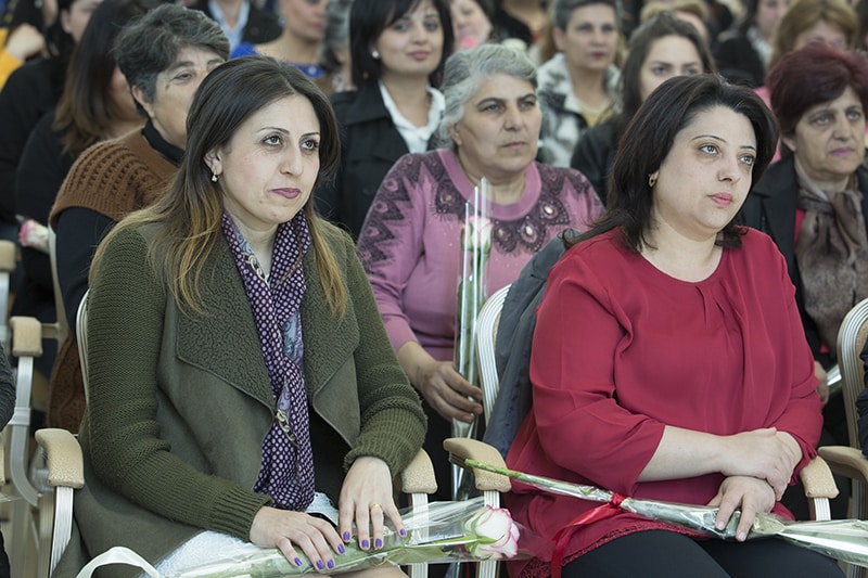 Ամենայն Հայոց Կաթողիկոսը շնորհավորեց Մայր Աթոռի աշխատակցուհիներին Ավետման տոնի առիթով 19 7 2 8