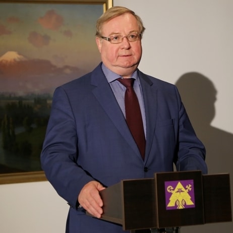 Ամենայն Հայոց Կաթողիկոսը ժամանեց Մոսկվա «Տապան» թանգարանում բացվեց հայ նկարիչների ցուցահանդեսը 18 15 7