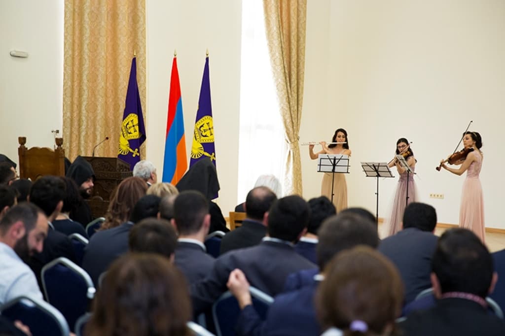 Մայր Աթոռում տեղի ունեցավ շքանշանի հանձնման արարողություն (նկարներ) 22 20.11