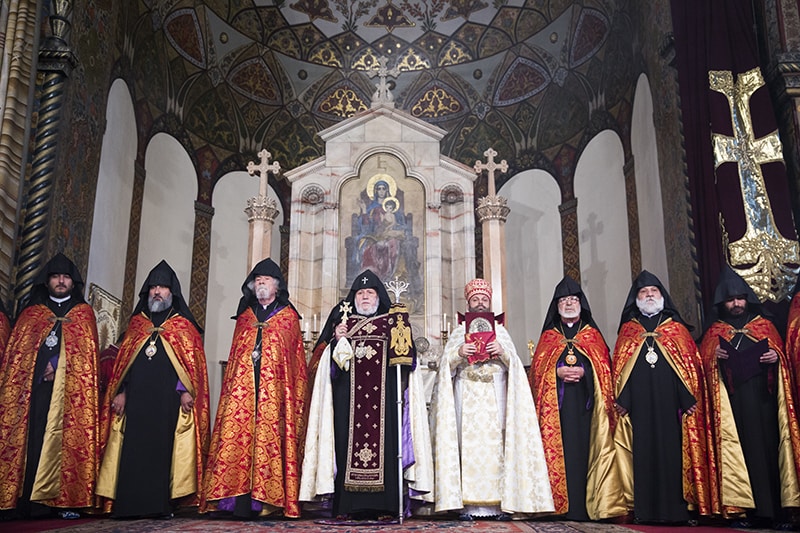 Երկրորդ Ծաղկազարդի տոնը և Հանրապետության օրվա ոգեկոչումը Մայր Աթոռում (նկարներ) 15 28 3 4