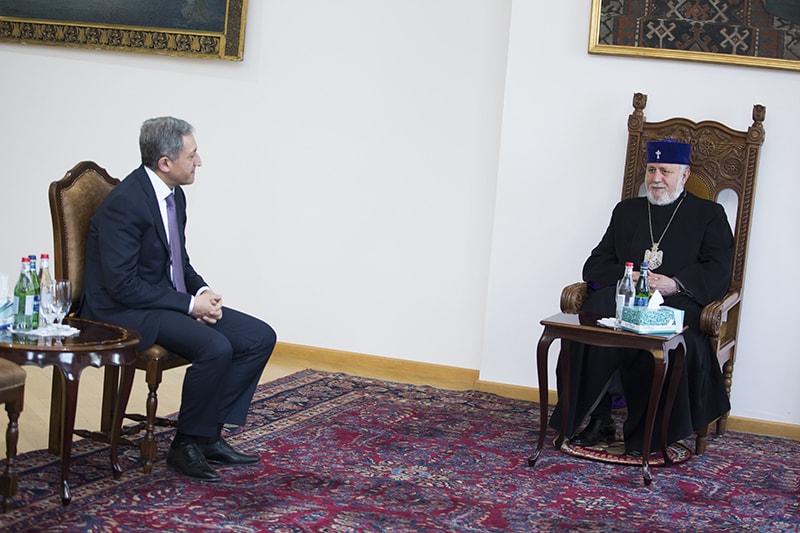 Ամենայն Հայոց Կաթողիկոսն ընդունեց ՀՀ էներգետիկ ենթակառուցվածքների և բնական պաշարների նախարարին 12 1 1
