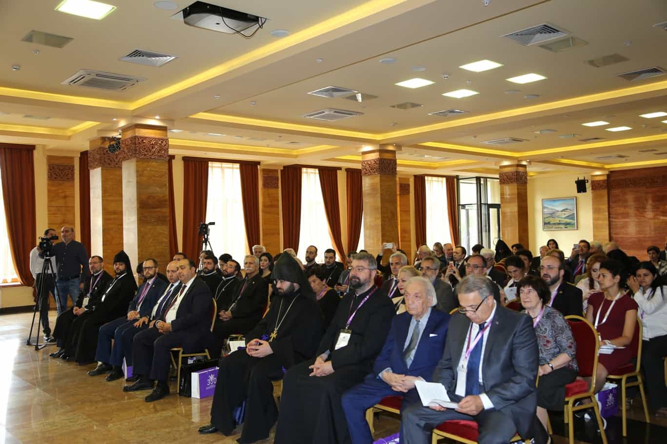 Ամենայն Հայոց Կաթողիկոսի օրհնությամբ սկսվեց Ռուսաստանի և Նոր Նախիջևանի թեմի 300-ամյակին նվիրված գիտաժողովը (նկարներ) 15 15 4