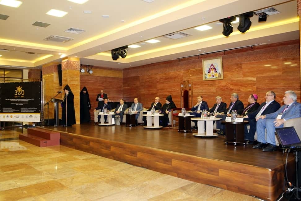 Ամենայն Հայոց Կաթողիկոսի օրհնությամբ սկսվեց Ռուսաստանի և Նոր Նախիջևանի թեմի 300-ամյակին նվիրված գիտաժողովը (նկարներ) 18 15 7