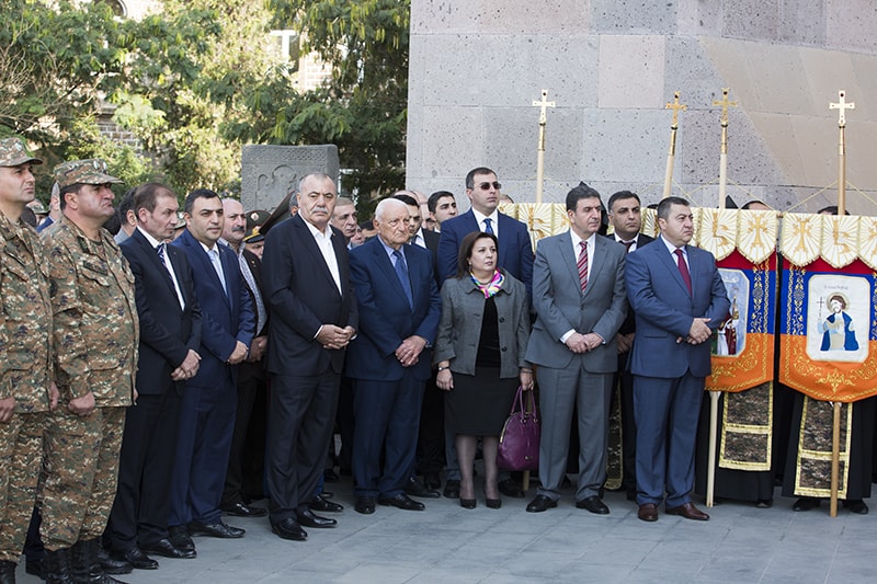 Մայր Աթոռ Սուրբ Էջմիածնում կատարվեց ՀՀ ԶՈՒ խաչվառների օրհնության կարգ (նկարներ) 21 10 2 10