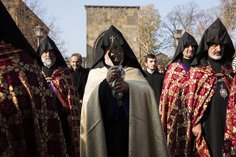 Առաջին լուսավորիչների տոնի առիթով դուրս բերվեց Աստվածամուխ Սուրբ Գեղարդը (նկարներ) 19 02.12.08