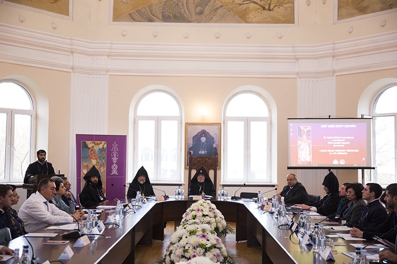 Մայր Աթոռում սկսվեց «Հովհան Օձնեցի Իմաստասեր կաթողիկոսը և նրա ժամանակը» գիտաժողովը (նկարներ) 12 5 1 1