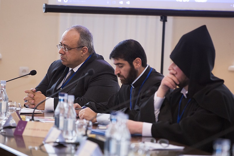 Մայր Աթոռում սկսվեց «Հովհան Օձնեցի Իմաստասեր կաթողիկոսը և նրա ժամանակը» գիտաժողովը (նկարներ) 14 5 3